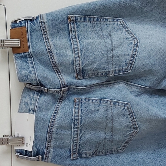 NWT American Eagle Highest Rise Mom Jeans - Picture 7 of 9
